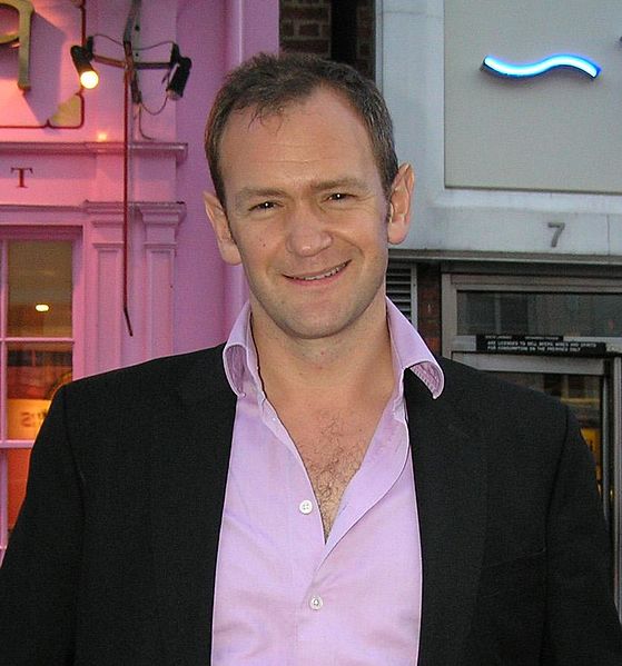 Alexander_Armstrong_(cropped)